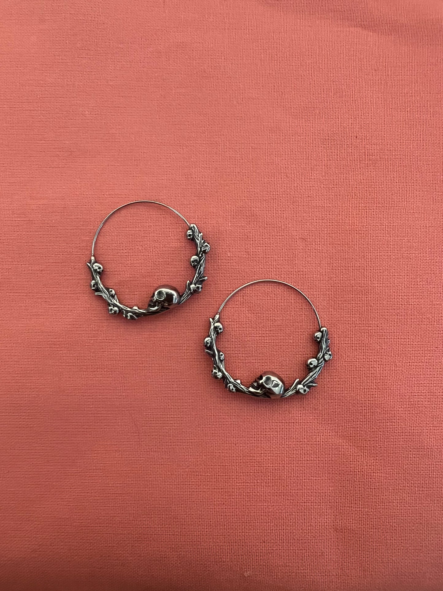 skull hoops